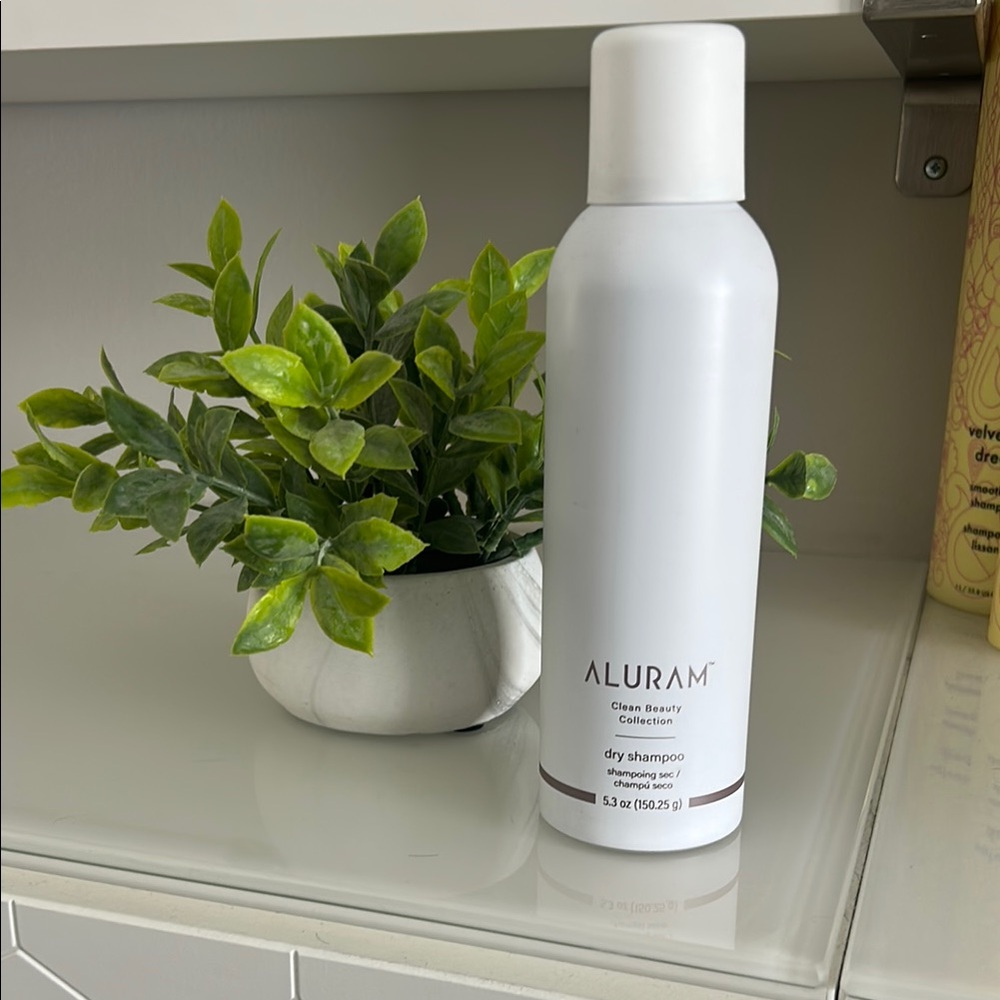 Clean Beauty Collection Dry Shampoo - White